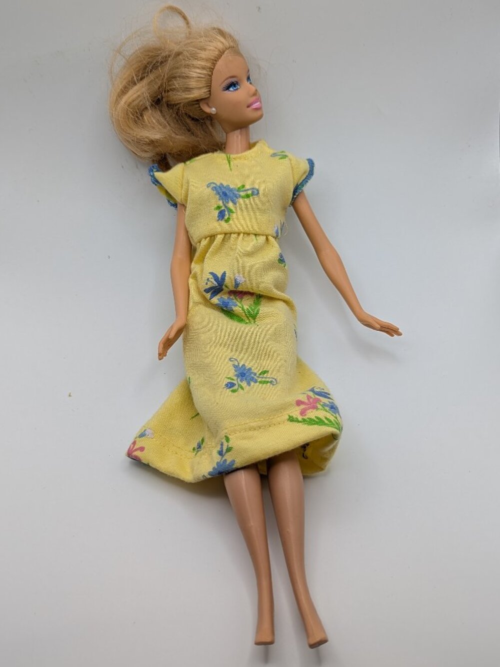 2005 Mattel Blonde Barbie Yellow Floral Dress